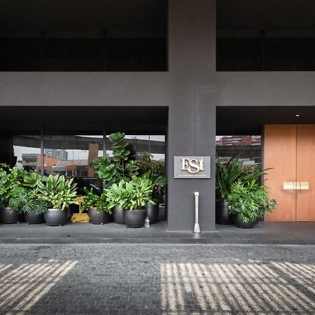 Est Suites Bangsar By Airhost 吉隆坡 外观 照片